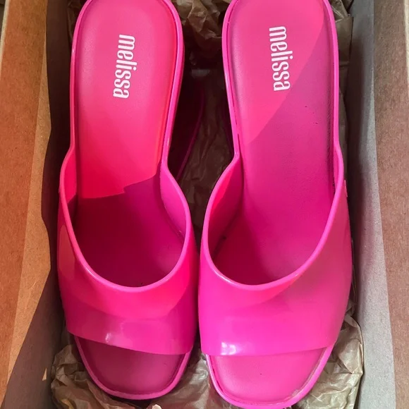 BRAND NEW Melissa Pink Heart Shaped Mules Wedges Valentines Barbie - Picture 5 of 6